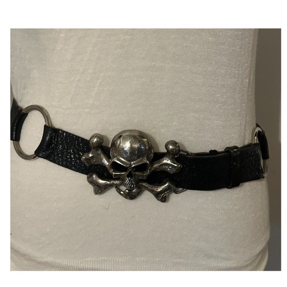 STREETS AHEAD Edgy Black  Belt with Silver Skull Buckle - Picture 3 of 6